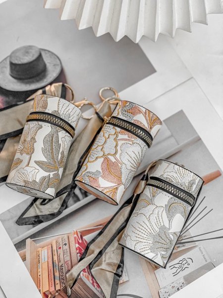 جزدان مع تعليقة