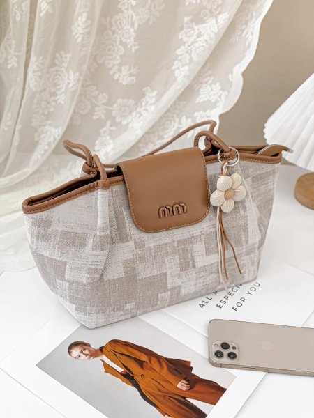 شنطة miu miu