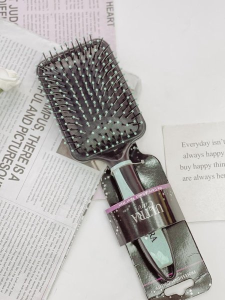 فرشاة شعر الترا