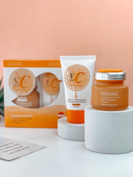 طقم Century Beauty Vitamin C سر الإشراقة والنضارة