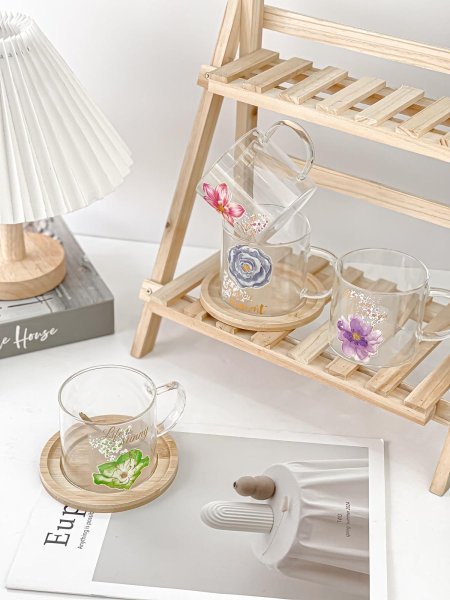 مج شفاف مع كوستر