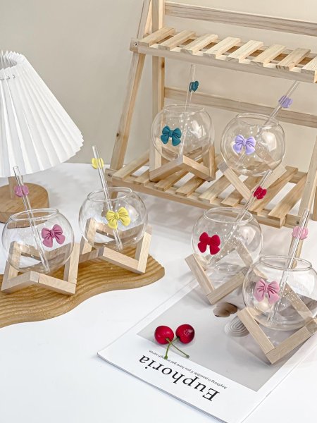 مج شفاف مع قاعدة