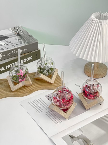 مج شفاف مع قاعدة